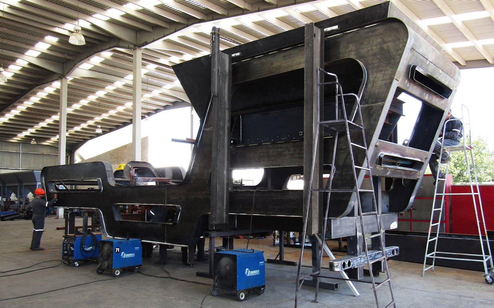 Fabricación de chasis de trituradora de quijada, cola